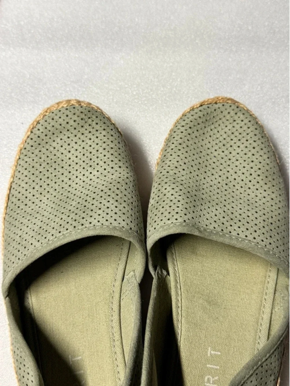 7.5 M sage green slip-on espadrille flats Esprit
